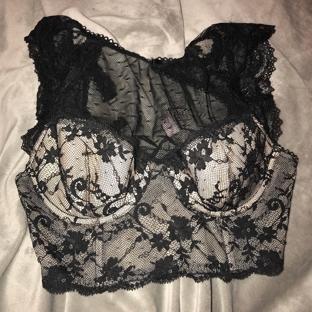 Never worn Victoria secret lace bra